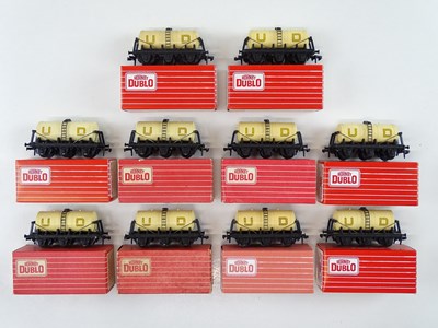 Lot 345 - A group of HORNBY DUBLO OO gauge United...