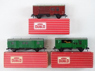 Lot 361 - A group of HORNBY DUBLO OO gauge Horse boxes...