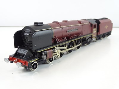 Lot 383 - A WRENN OO gauge W2304 Duchess class steam...