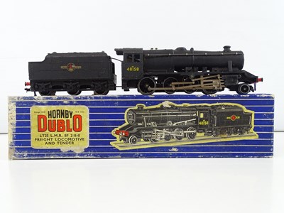 Lot 390 - A HORNBY DUBLO LT25 OO gauge 3-rail class 8F...