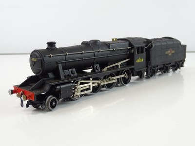 Lot 390 - A HORNBY DUBLO LT25 OO gauge 3-rail class 8F...