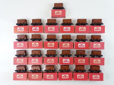 Lot 421 - A group of HORNBY DUBLO OO gauge Presflo Bulk...