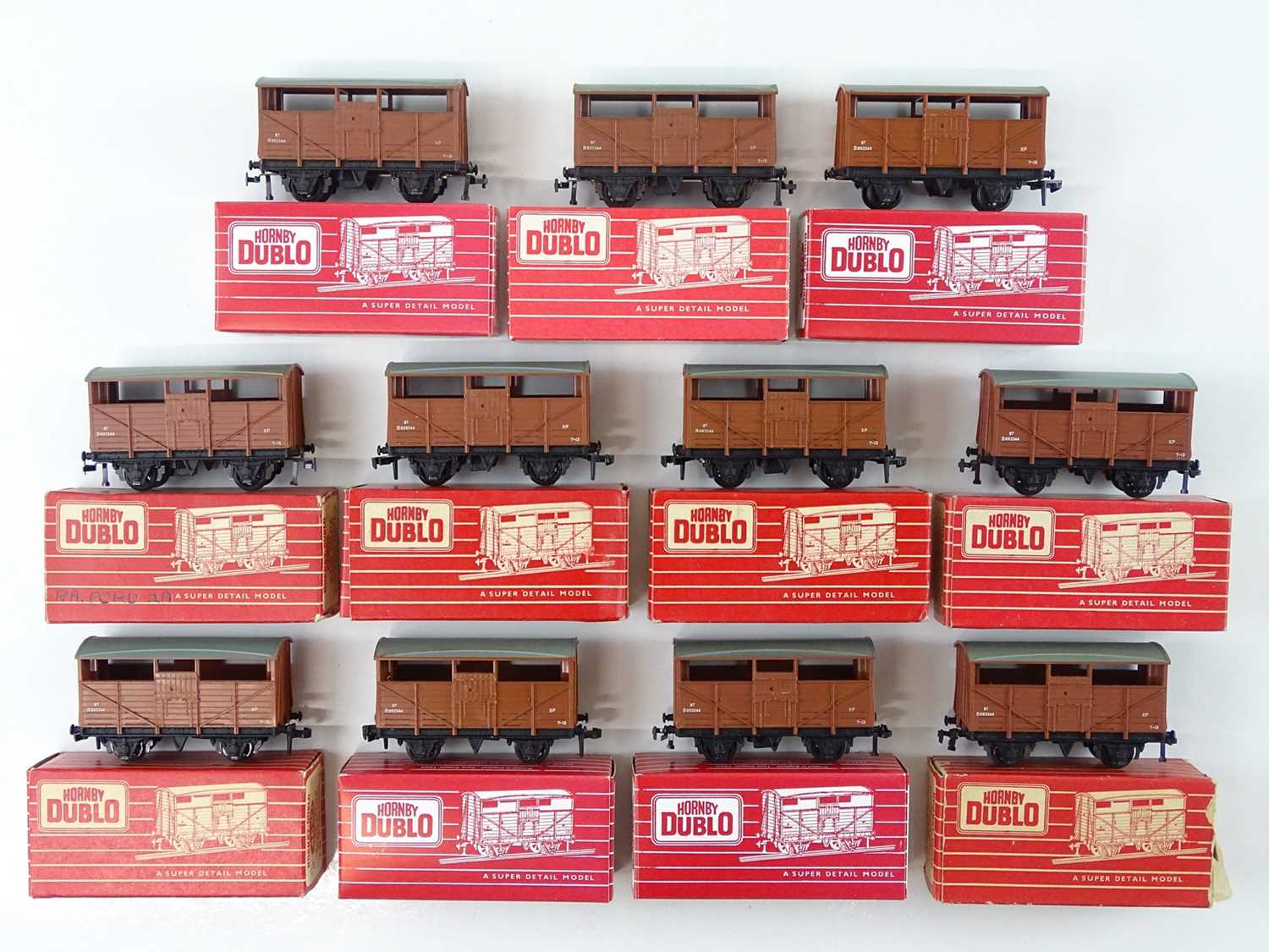 Lot 432 - A group of HORNBY DUBLO OO gauge Cattle