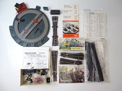 Lot 444 - A group of OO gauge track and accessories...