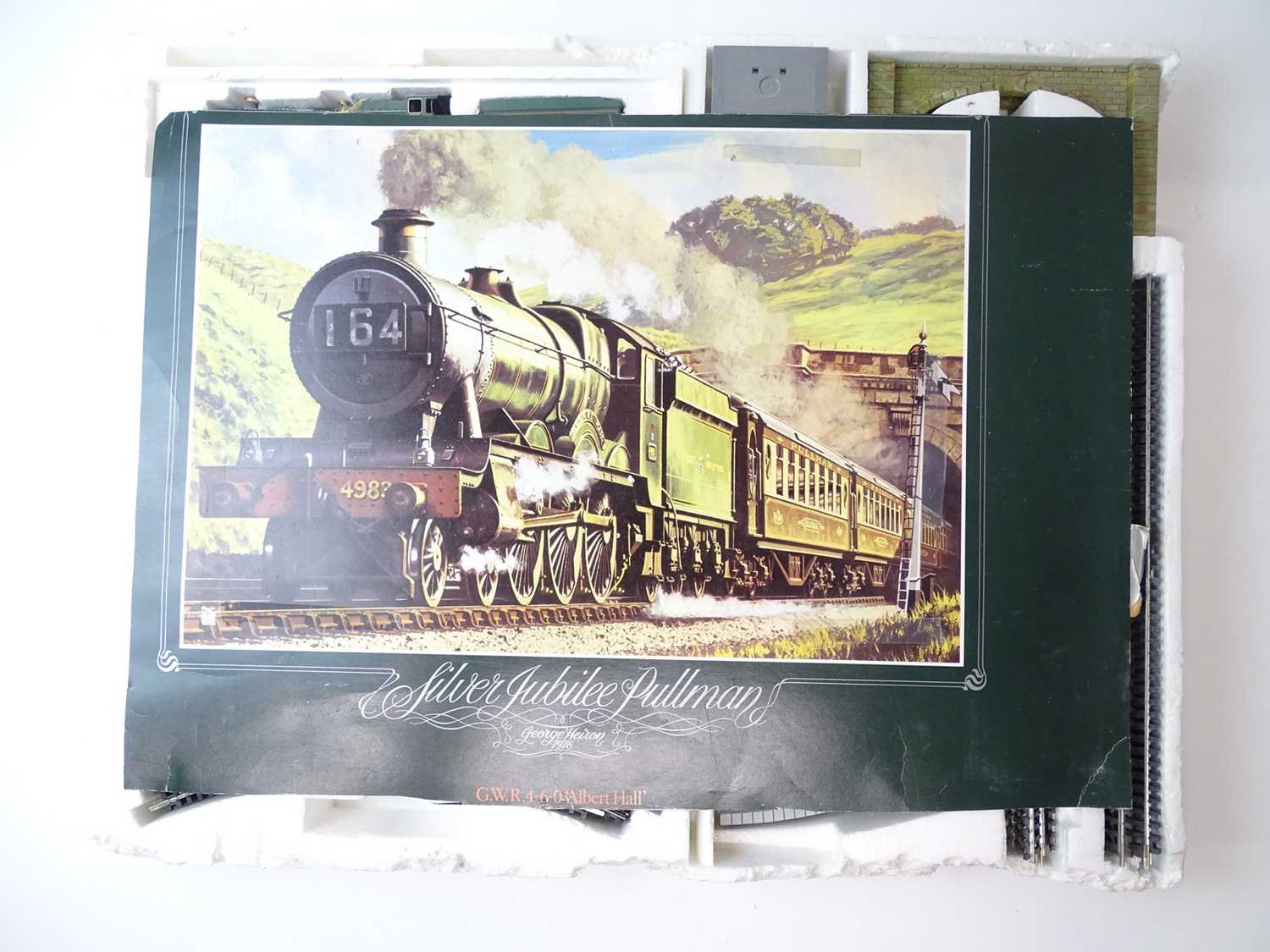 Lot 448 - A HORNBY OO gauge Silver Jubilee Pullman train...