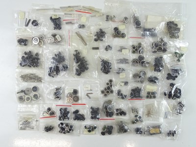 Lot 459 - A group of WRENN and HORNBY DUBLO OO gauge...