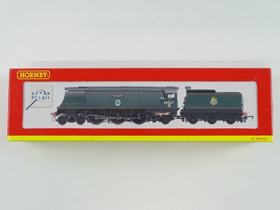 Lot 466 - A HORNBY OO gauge R2221 Battle of Britain...