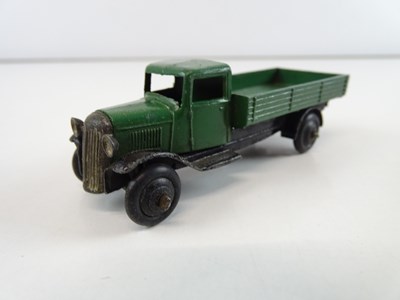 Lot 49 - A DINKY 25A Wagon trade box complete with 6...