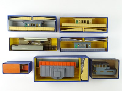 Lot 490 - A group of HORNBY DUBLO station buildings and...