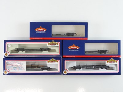 Lot 500 - A group of BACHMANN OO gauge Bogie Well and...