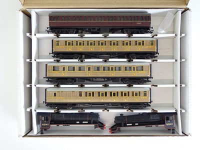 Lot 542 - A group of BACHMANN Collectors' Club stock...