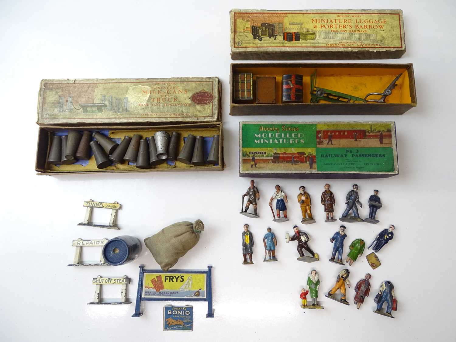 Lot 553 - A group of HORNBY SERIES O gauge Modelled...