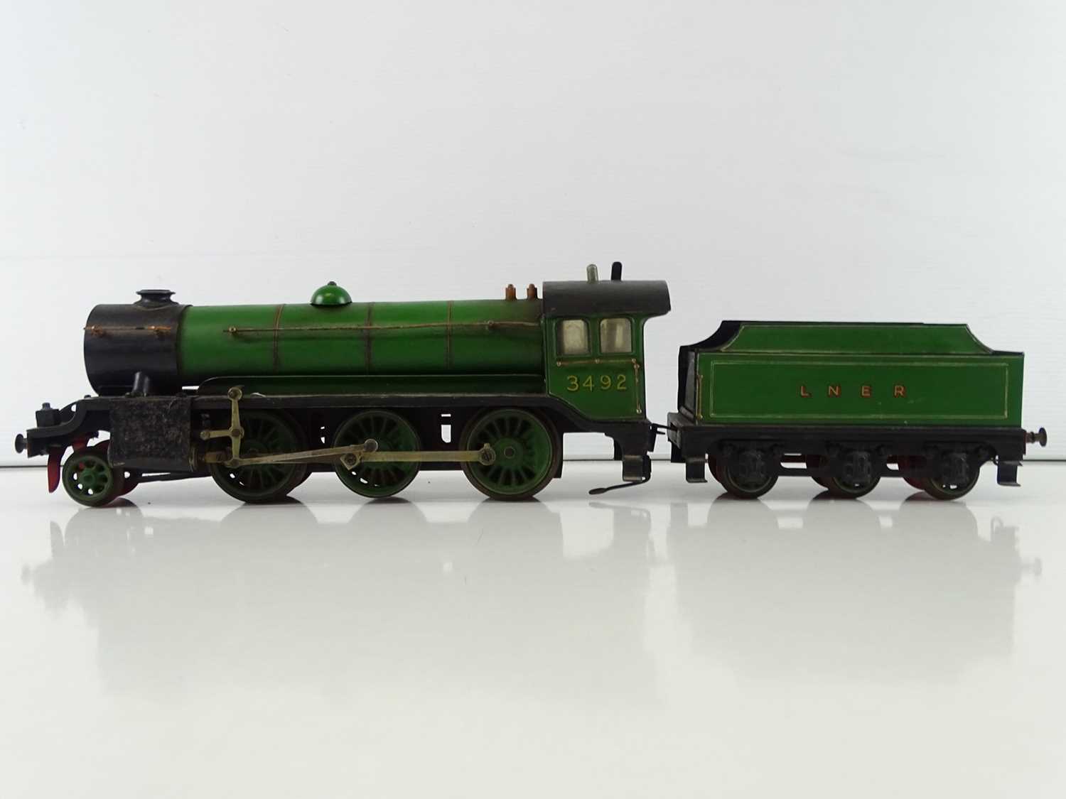 Lot 566 - A coarse scale O gauge live steam kit/scratch...