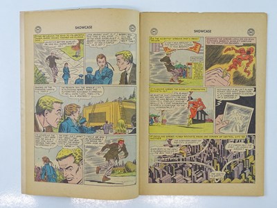 Lot 119 - SHOWCASE #8 (THE FLASH) - (1957 - DC) - KEY...