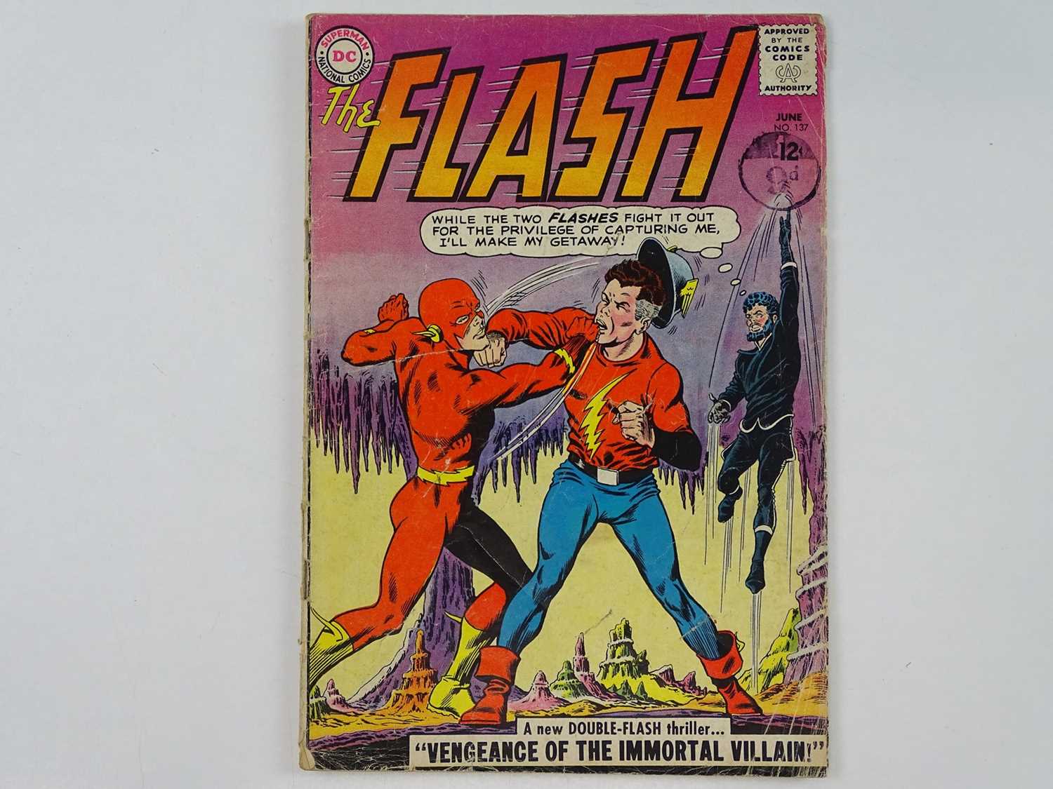 Lot 122 - FLASH #137 - (1963 - DC - UK Cover Price)