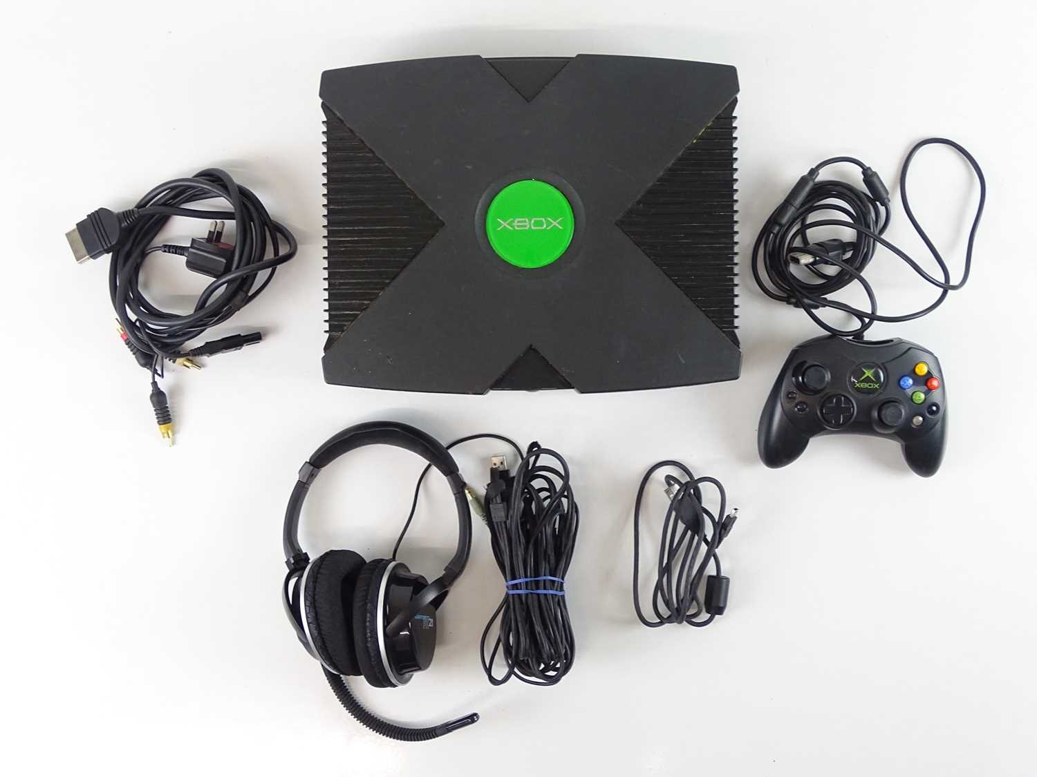 Lot 4 - Original Xbox console - released 2001 - with...