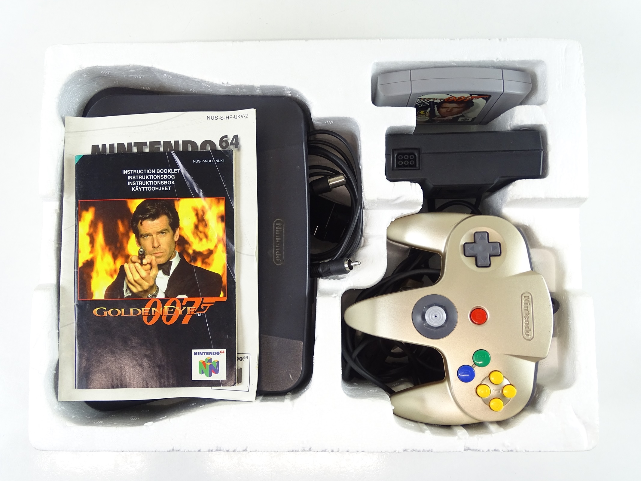 Lot 77 - Nintendo 64 console - Goldeneye (James Bond)