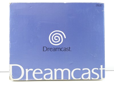 Lot 135 - Sega Dreamcast console - released in 1998 - in...