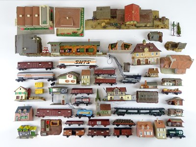 Lot 300 - A large quantity of HO Gauge rolling stock,...