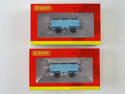 Lot 325 - A pair of HORNBY OO Gauge R41041 Liverpool &...