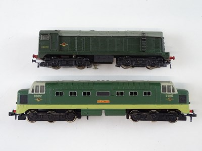 Lot 328 - A pair of HORNBY DUBLO 2-rail diesel...