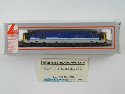 Lot 345 - A group of LIMA OO Gauge class 37 diesel...