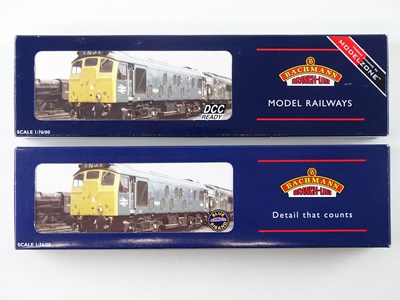 Lot 367 - A pair of BACHMANN OO Gauge class 25 diesel...