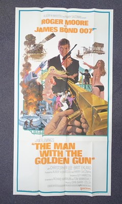 Lot 91 - JAMES BOND: MAN WITH THE GOLDEN GUN (1974) - U....