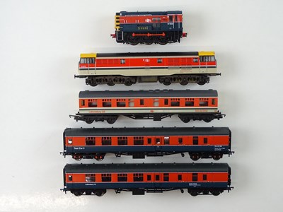 Lot 423 - A group of HORNBY, BACHMANN and LIMA OO Gauge...