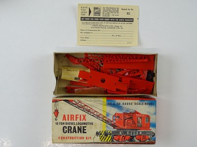 Lot 434 - A group of OO Gauge unbuilt plastic kits by...