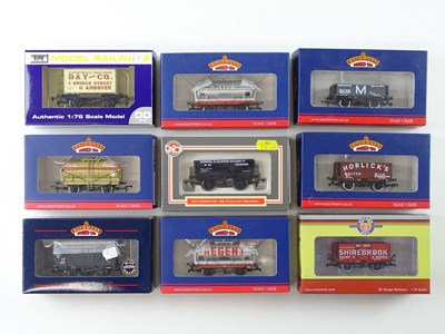 Lot 438 - A mixed group of BACHMANN, DAPOL and OXFORD...