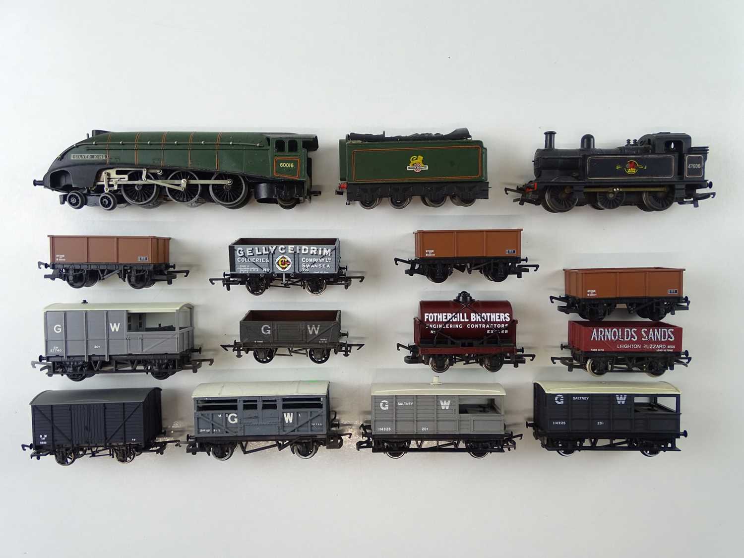 Lot 445 - A group of unboxed OO Gauge rolling stock to...