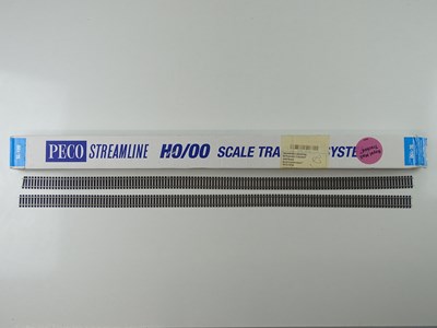 Lot 454 - A box of PECO OO Gauge SL-100 streamline...