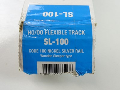 Lot 454 - A box of PECO OO Gauge SL-100 streamline...