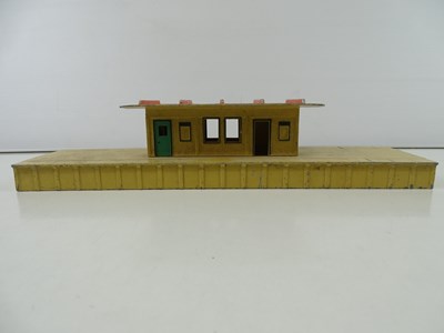 Lot 461 - A large quantity of HORNBY DUBLO coaches,...