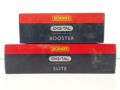 Lot 462 - A HORNBY OO Gauge Elite DCC controller and...