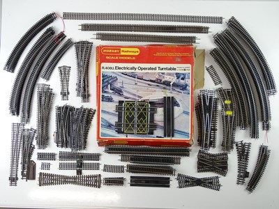 Lot 468 - A large quantity of OO Gauge track, mostly by...