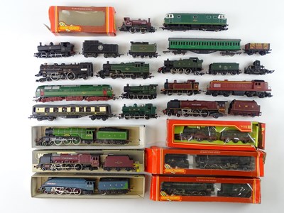 Lot 471 - A large group of OO Gauge locomotives and a...