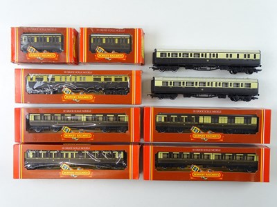 Lot 474 - A mixed group of HORNBY OO Gauge Great Western...