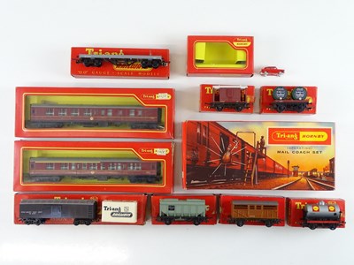 Lot 487 - A group of TRI-ANG/HORNBY rolling stock in...