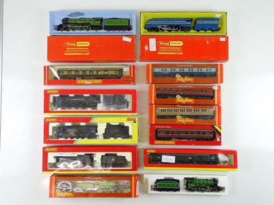 Lot 492 - A group of OO Gauge locomotives and rolling...