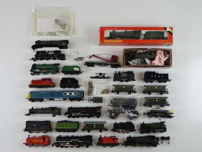 Lot 502 - A large group of HO/OO Gauge rolling stock by...