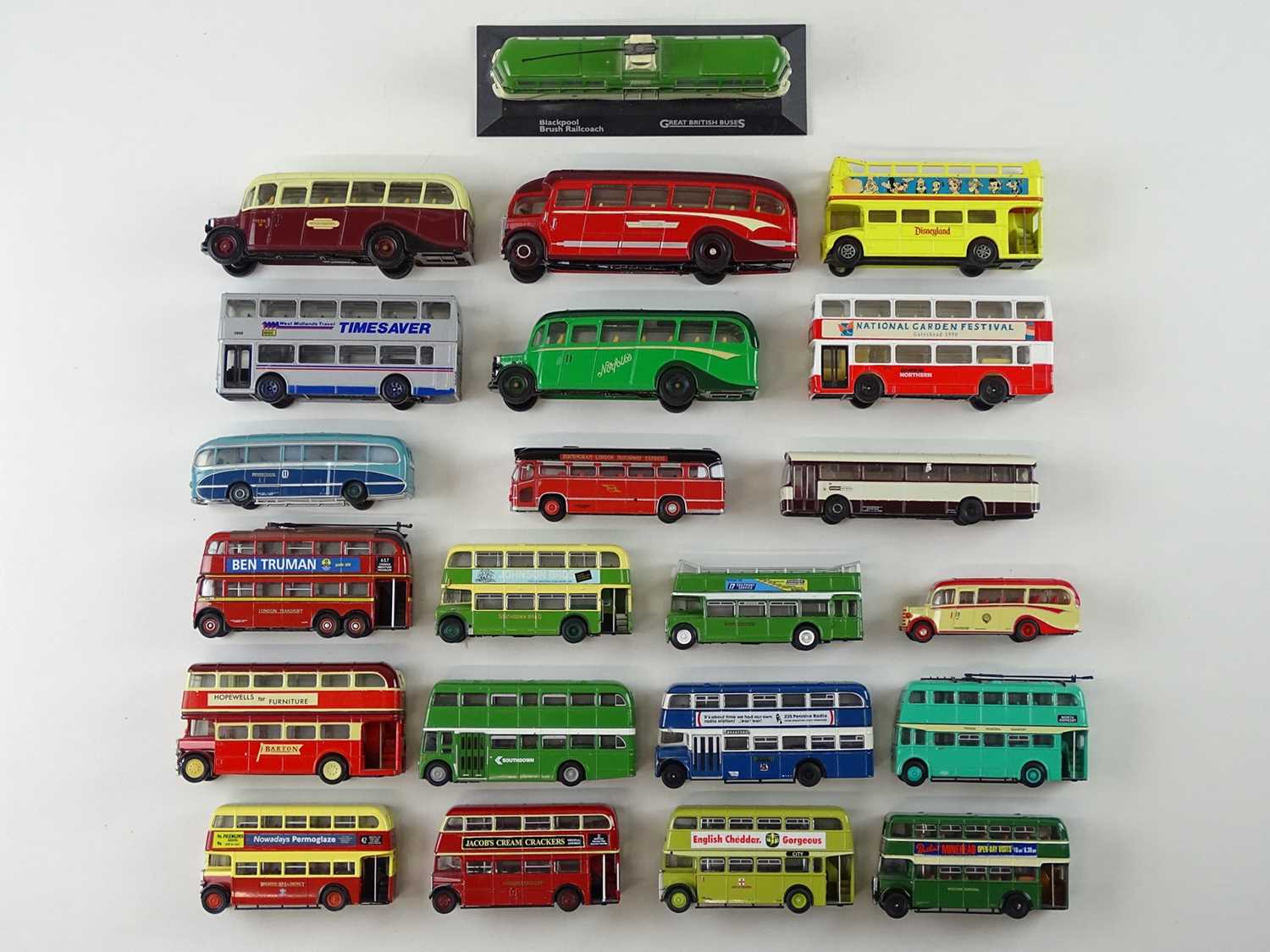 Lot 54 - A group of unboxed 1:76 and 1:50 scale buses...