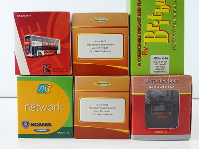 Lot 57 - A group of 1:76 scale buses by CREATIVE MASTER...