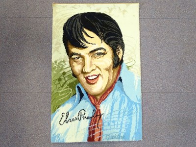 Lot 318 - ELVIS - a rug showing a portrait of Elvis (1ft...