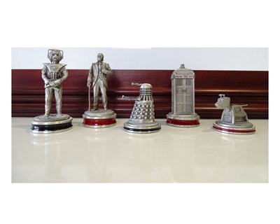 Lot 459 - DR WHO: A Danbury Mint pewter chess set...