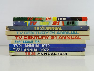 Lot 528 - A group of GERRY ANDERSON'S 'TV 21' annuals (9...