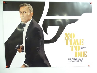 Lot 55 - JAMES BOND : NO TIME TO DIE (2021) - a group...