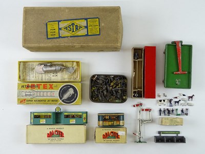 Lot 118 - A mixed group of vintage toys to include an...