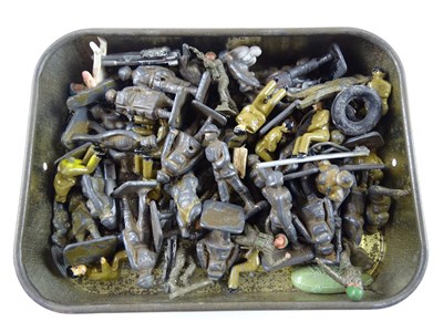 Lot 118 - A mixed group of vintage toys to include an...